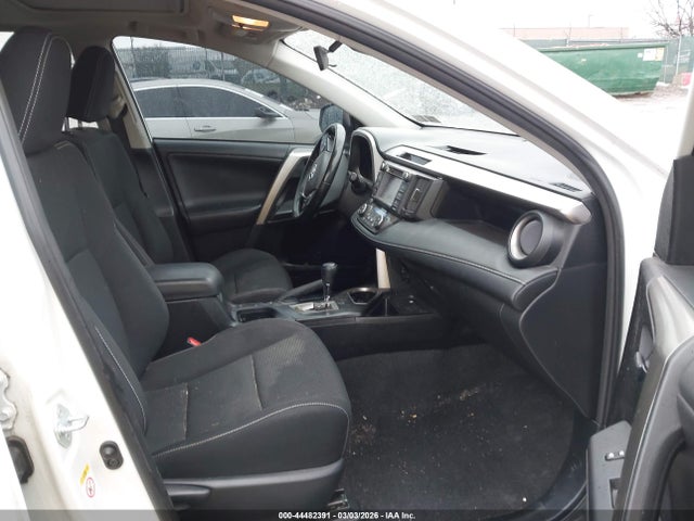 JTMRFREV3JJ747120 Toyota Rav4 Xle