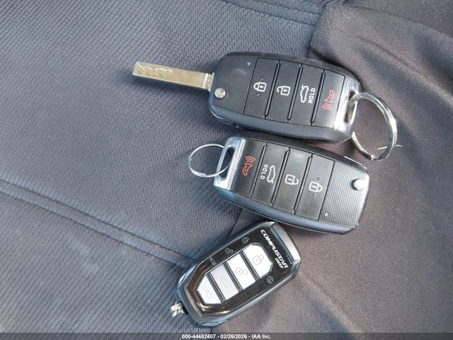 5XXGT4L13JG220301 KIA Optima Lx Turbo