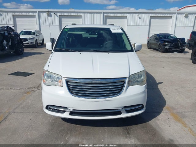 44482423 :رقم المزاد ، 2C4RC1BG0FR587989 vin ، 2015 Chrysler Town & Country Touring مزاد بيع