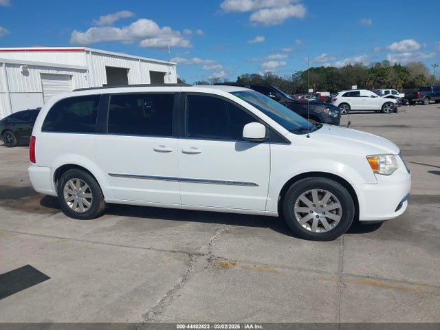 44482423 :رقم المزاد ، 2C4RC1BG0FR587989 vin ، 2015 Chrysler Town & Country Touring مزاد بيع