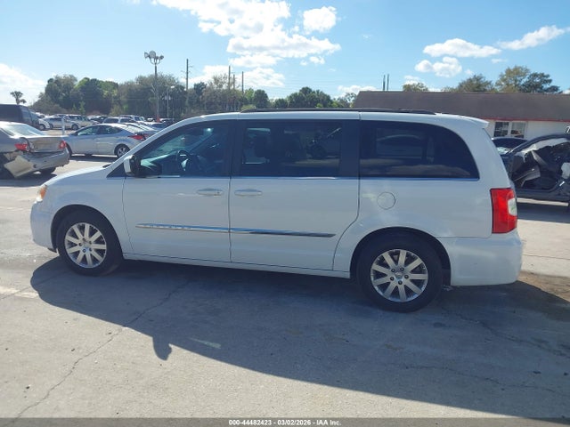 44482423 :رقم المزاد ، 2C4RC1BG0FR587989 vin ، 2015 Chrysler Town & Country Touring مزاد بيع