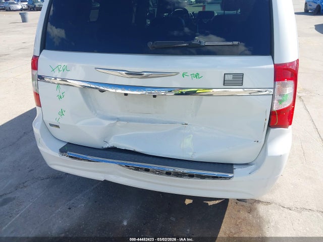 44482423 :رقم المزاد ، 2C4RC1BG0FR587989 vin ، 2015 Chrysler Town & Country Touring مزاد بيع