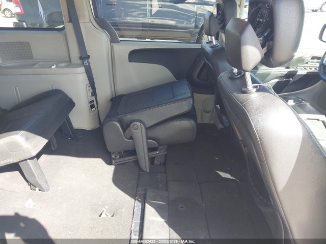 44482423 :رقم المزاد ، 2C4RC1BG0FR587989 vin ، 2015 Chrysler Town & Country Touring مزاد بيع