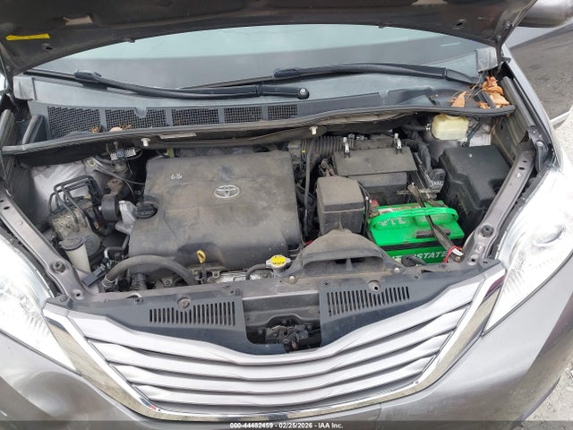 Toyota Sienna Xle 8 Passenger 2015 5TDYK3DC5FS675089 Image 10