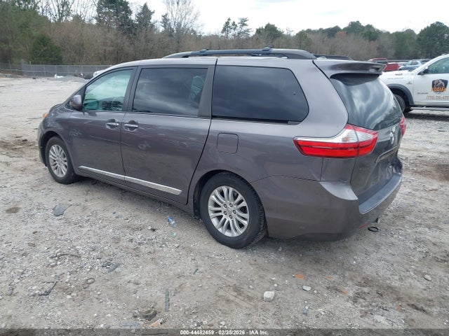 Toyota Sienna Xle 8 Passenger 2015 5TDYK3DC5FS675089 Image 3