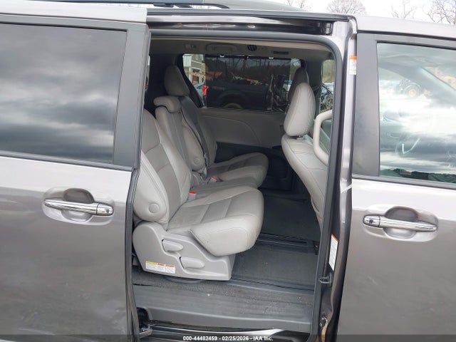 Toyota Sienna Xle 8 Passenger 2015 5TDYK3DC5FS675089 Image 8