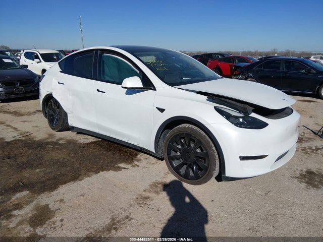 2023 TESLA MODEL Y 7SAYGAEEXPF792861 Photo 0