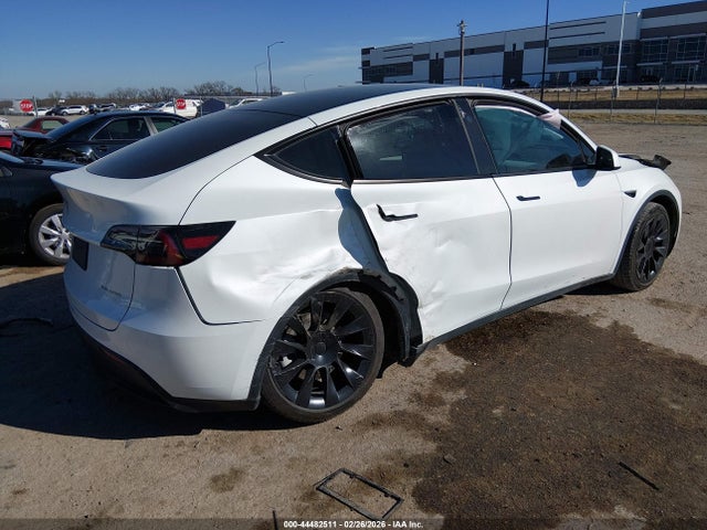 2023 TESLA MODEL Y 7SAYGAEEXPF792861 Photo 3