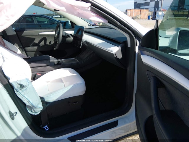 2023 TESLA MODEL Y 7SAYGAEEXPF792861 Photo 4