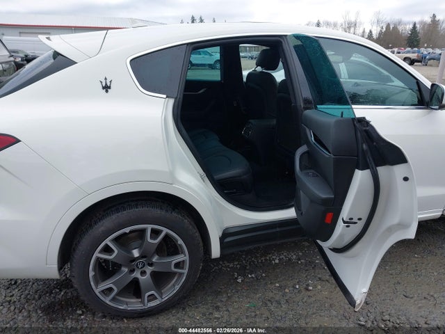 ZN661YUMXPX414650 Maserati Levante Modena