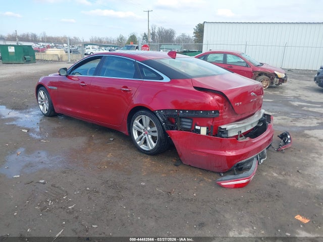 2018 JAGUAR XJ SAJWJ2GD5J8W13814 Photo 2