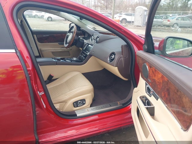 2018 JAGUAR XJ SAJWJ2GD5J8W13814 Photo 4