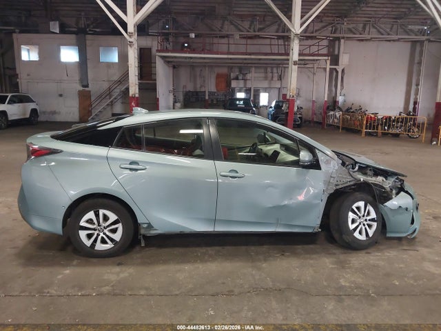 JTDKBRFUXH3557994 Toyota Prius Two
