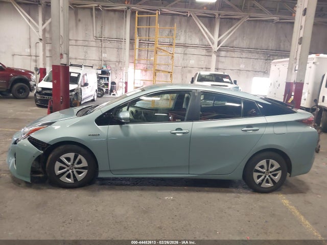 JTDKBRFUXH3557994 Toyota Prius Two