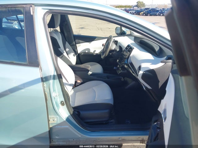 JTDKBRFUXH3557994 Toyota Prius Two