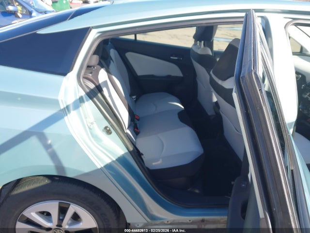 JTDKBRFUXH3557994 Toyota Prius Two