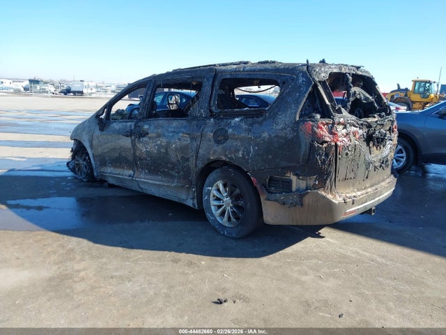 2017 Chrysler Pacifica Touring-l მანქანა იყიდება აუქციონზე, vin: 2C4RC1BG4HR608068, აუქციონის ნომერი: 44482660