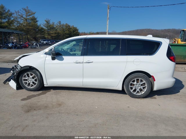Продажа на аукционе авто 2017 Chrysler Pacifica Touring, vin: 2C4RC1DG6HR508454, номер лота: 44482720