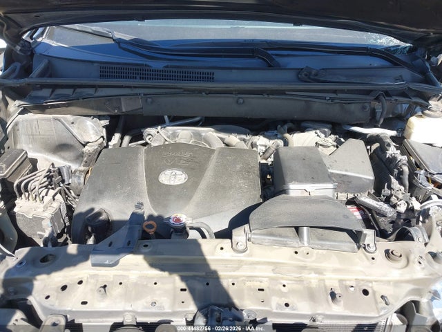5TDKZRFH3KS573829 Toyota Highlander Se