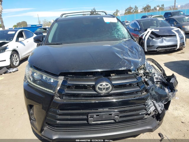 5TDKZRFH3KS573829 Toyota Highlander Se