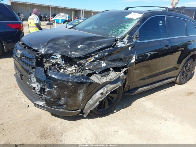 5TDKZRFH3KS573829 Toyota Highlander Se