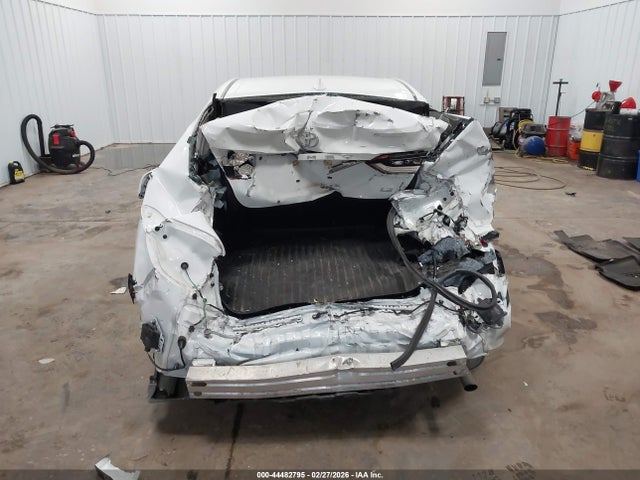 2021 Toyota Camry Le მანქანა იყიდება აუქციონზე, vin: 4T1R11AK8MU548462, აუქციონის ნომერი: 44482795