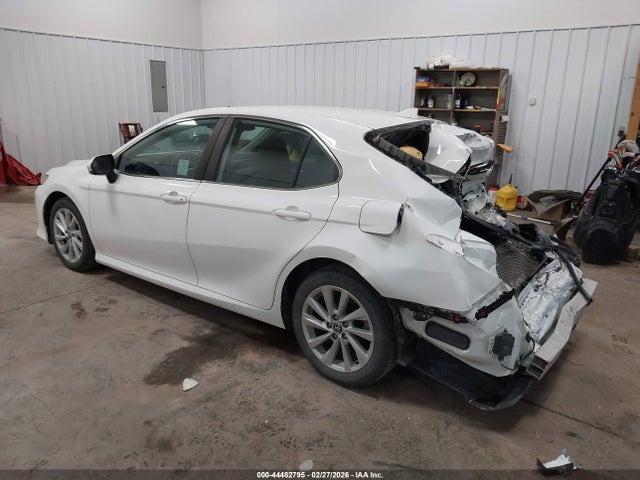 2021 Toyota Camry Le მანქანა იყიდება აუქციონზე, vin: 4T1R11AK8MU548462, აუქციონის ნომერი: 44482795