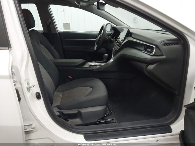 2021 Toyota Camry Le მანქანა იყიდება აუქციონზე, vin: 4T1R11AK8MU548462, აუქციონის ნომერი: 44482795