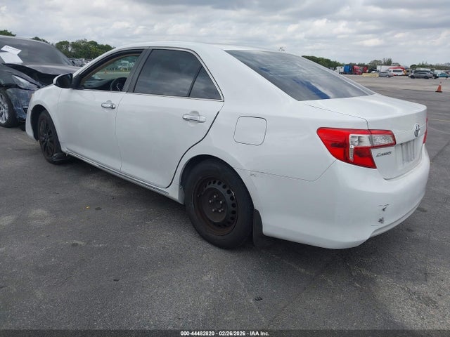 2014 Toyota Camry Le მანქანა იყიდება აუქციონზე, vin: 4T4BF1FK8ER414196, აუქციონის ნომერი: 44482820