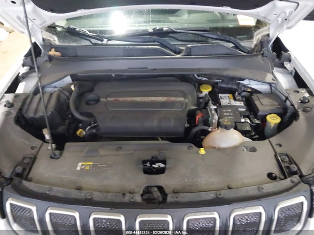 44482824 :رقم المزاد ، 3C4NJDFB8NT132386 vin ، 2022 Jeep Compass Latitude Lux 4x4 مزاد بيع