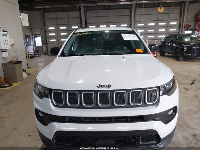 44482824 :رقم المزاد ، 3C4NJDFB8NT132386 vin ، 2022 Jeep Compass Latitude Lux 4x4 مزاد بيع