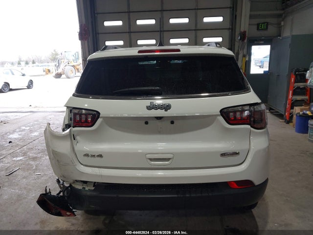 44482824 :رقم المزاد ، 3C4NJDFB8NT132386 vin ، 2022 Jeep Compass Latitude Lux 4x4 مزاد بيع