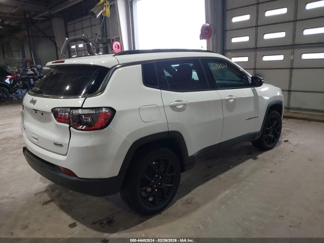 44482824 :رقم المزاد ، 3C4NJDFB8NT132386 vin ، 2022 Jeep Compass Latitude Lux 4x4 مزاد بيع