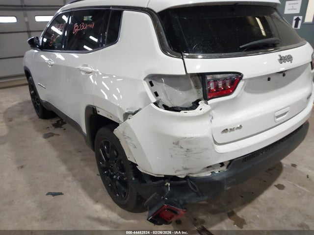 44482824 :رقم المزاد ، 3C4NJDFB8NT132386 vin ، 2022 Jeep Compass Latitude Lux 4x4 مزاد بيع
