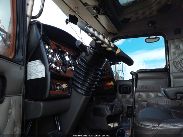 Продажа на аукционе авто 2005 Kenworth Construction W900, vin: 1XKWDB9X35J073377, номер лота: 44482869