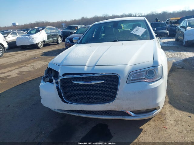 Продаж на аукціоні авто 2018 Chrysler 300 Limited Awd, vin: 2C3CCAKG6JH194989, номер лоту: 44482883