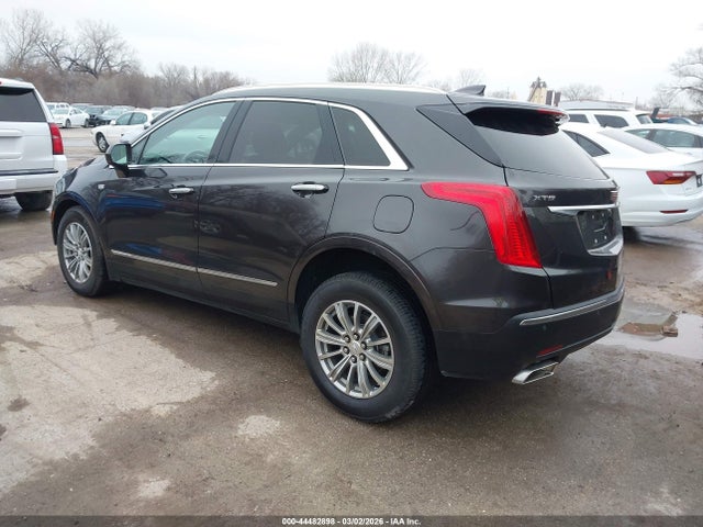 2018 CADILLAC XT5 1GYKNCRS0JZ225123 Photo 2