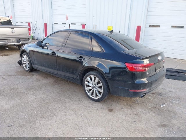 2017 AUDI A4 WAUANAF44HN004649 Photo 2