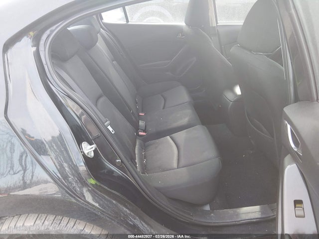 Продажа на аукционе авто 2018 Mazda Mazda3 Sport, vin: 3MZBN1U78JM165684, номер лота: 44482927