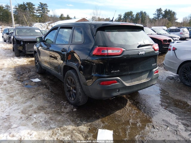 1C4PJMAB0EW141013 Jeep Cherokee Sport