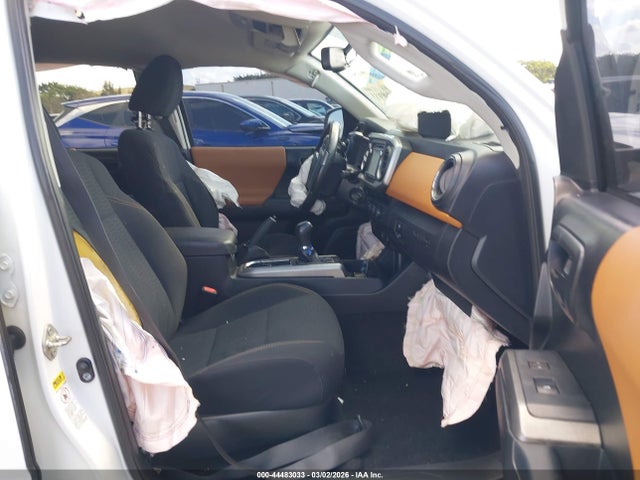 Продаж на аукціоні авто 2017 Toyota Tacoma Sr5, vin: 5TFBZ5DN4HX002483, номер лоту: 44483033