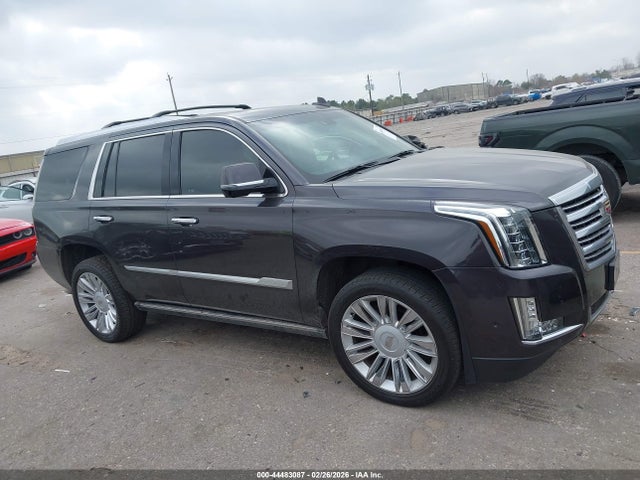 44483087 :رقم المزاد ، 1GYS4DKJ8JR216017 vin ، 2018 Cadillac Escalade Platinum مزاد بيع