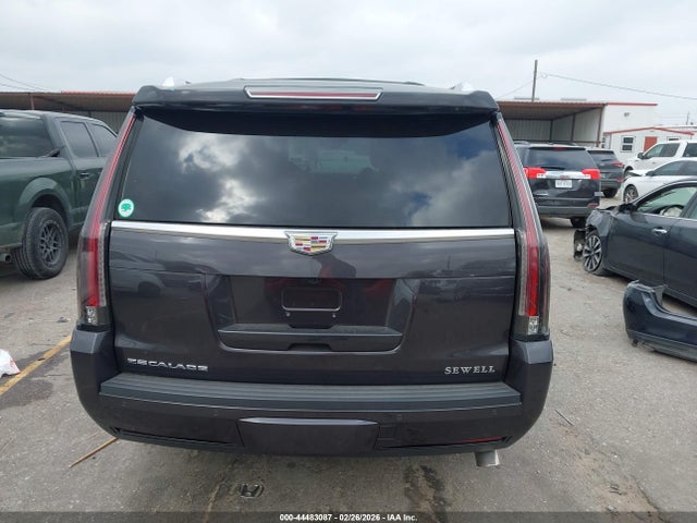 44483087 :رقم المزاد ، 1GYS4DKJ8JR216017 vin ، 2018 Cadillac Escalade Platinum مزاد بيع