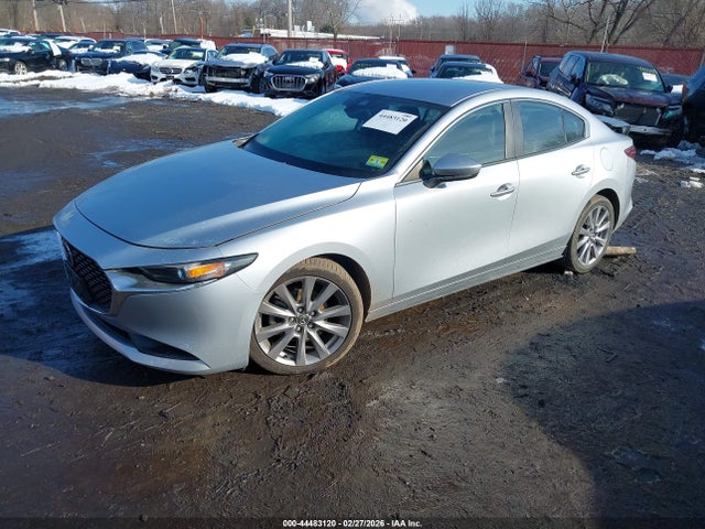 44483120 :رقم المزاد ، 3MZBPBBM9MM207857 vin ، 2021 Mazda Mazda3 Select مزاد بيع