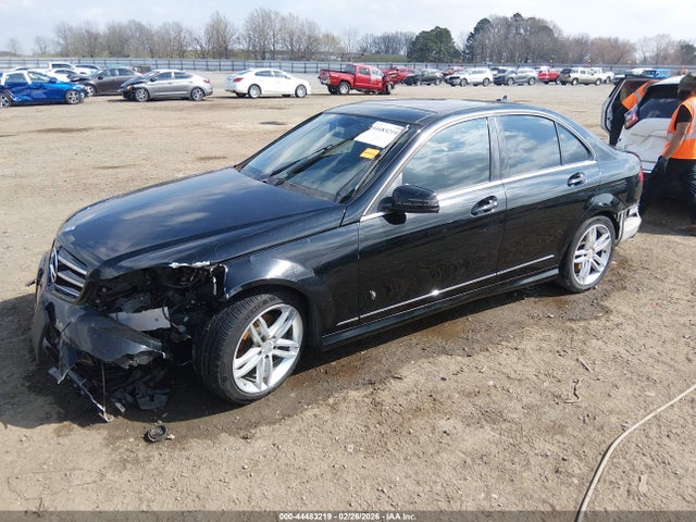 2014 MERCEDES-BENZ C 250 WDDGF4HB2EA951804 Photo 1