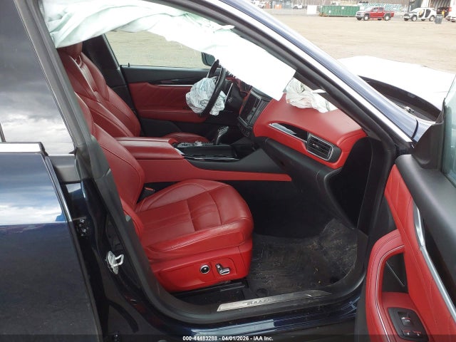 2021 MASERATI LEVANTE ZN661XUS2MX366145 Photo 4