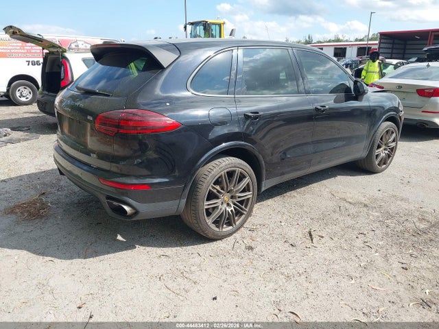 2017 PORSCHE CAYENNE WP1AA2A26HKA89455 Photo 3