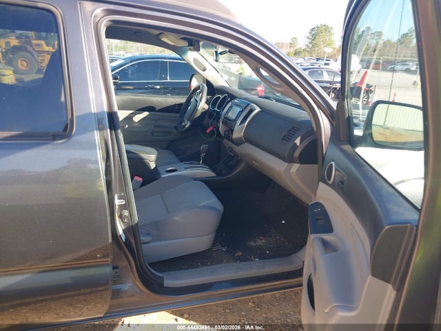 44483451 :رقم المزاد ، 3TMMU4FN3FM077712 vin ، 2015 Toyota Tacoma Base V6 مزاد بيع