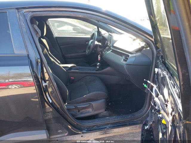 JTNKHMBX7K1026753 Toyota C-HR LE