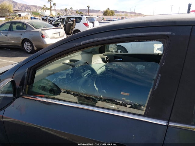 1G1JC5SH2E4106678 Chevrolet Sonic Lt Auto